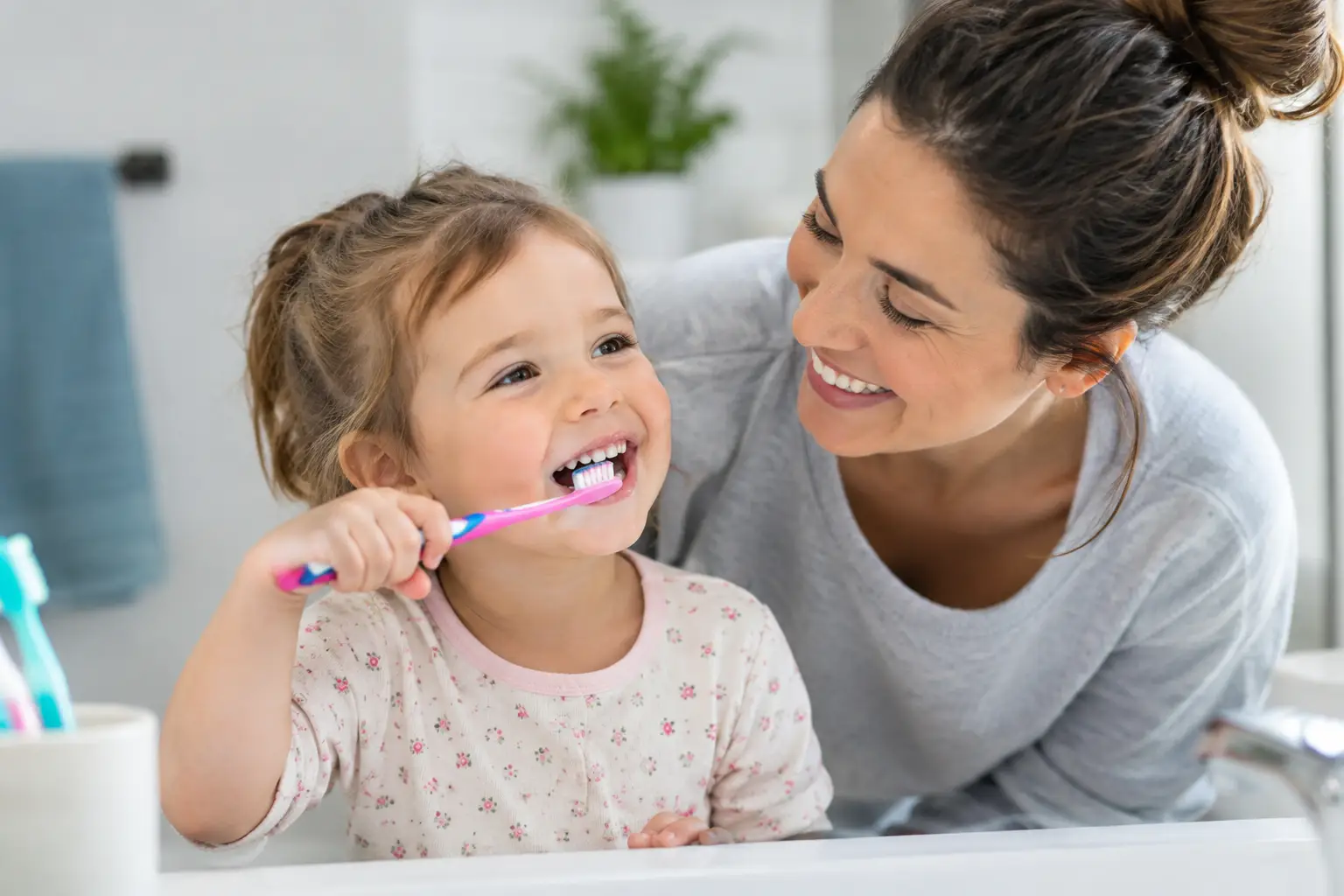 How to Brush Toddler Teeth Without Daily Battles